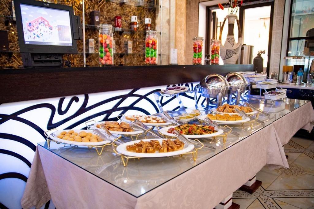 Hotel Zhibek Zholy Shymkent Eksteriør billede